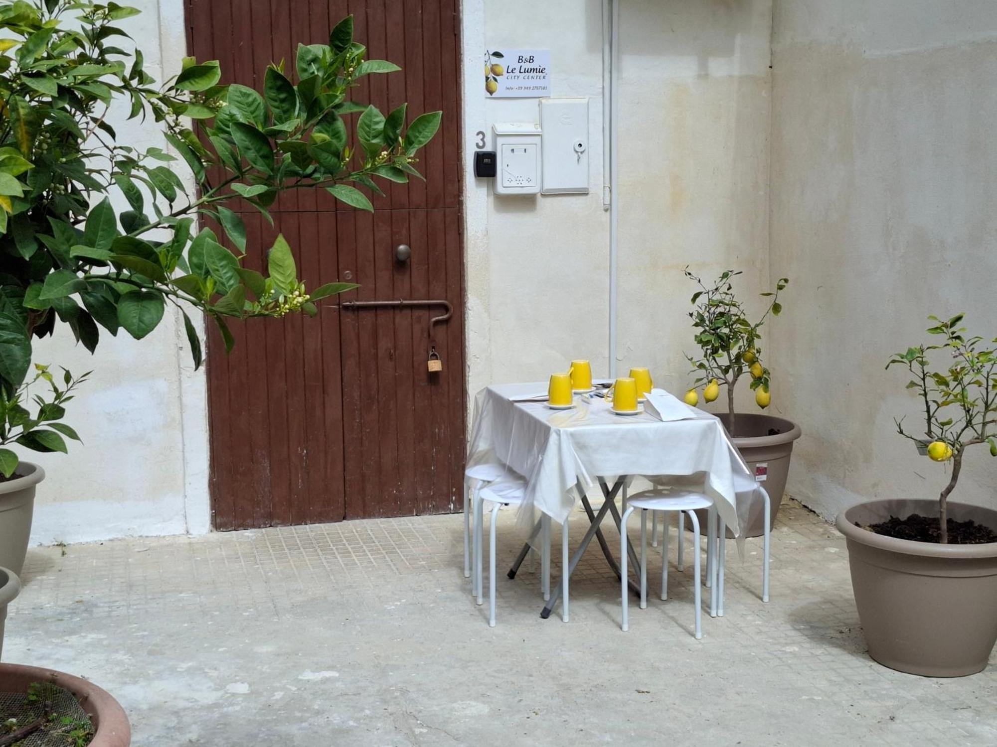 B&B Le Lumie "Il Cortiletto Del Centro" Агридженто Экстерьер фото