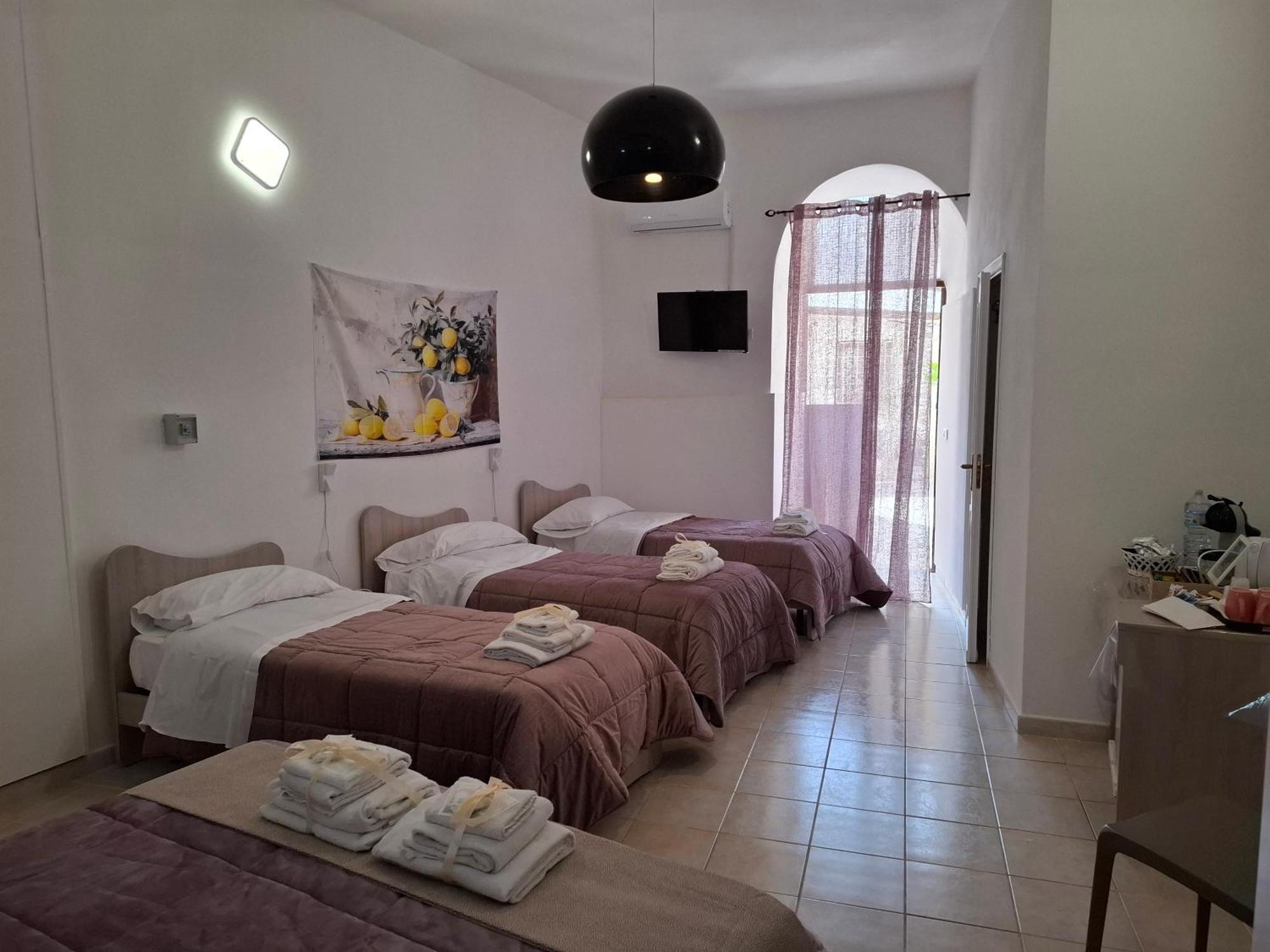 B&B Le Lumie "Il Cortiletto Del Centro" Агридженто Экстерьер фото